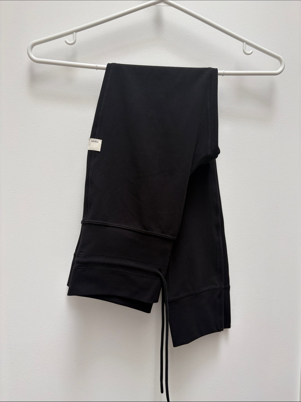 Vuori Black Women's Leggings with Hem Drawstring